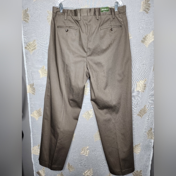 NWT Eddie Bauer Classic Fit Pants. Size 38x32 - Picture 3 of 11